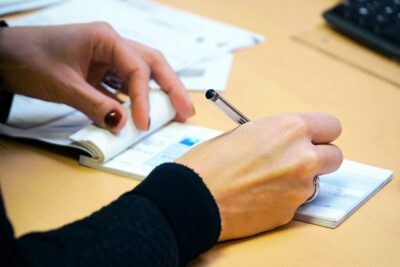 Cómo utilizar cheques de garantía bancaria